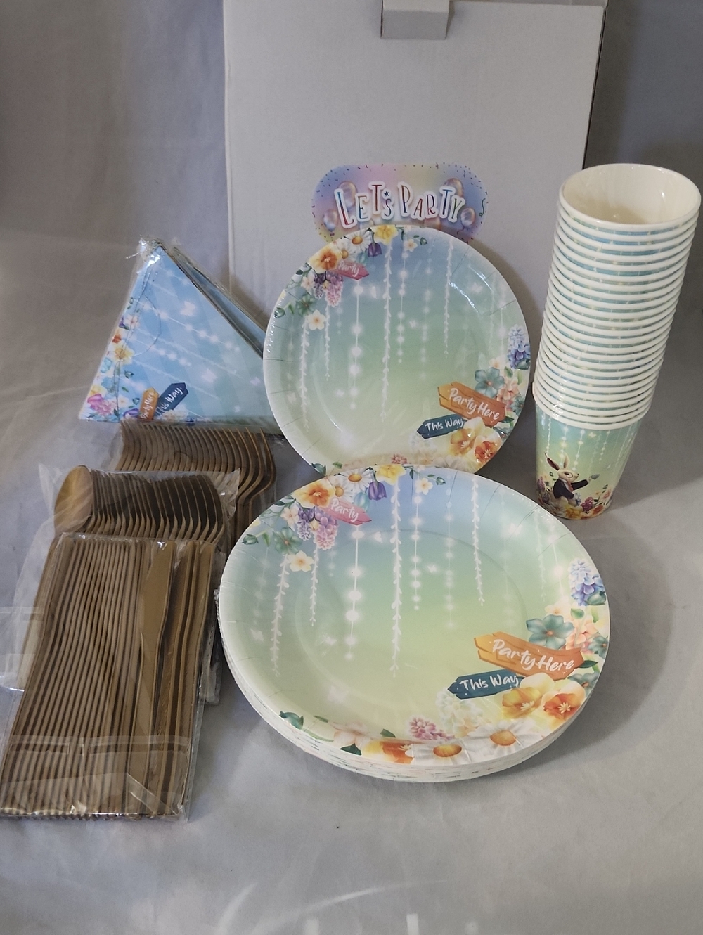WONDERLAND THEME Partyware Paper Plates, Cups Flateware, And Garland Set